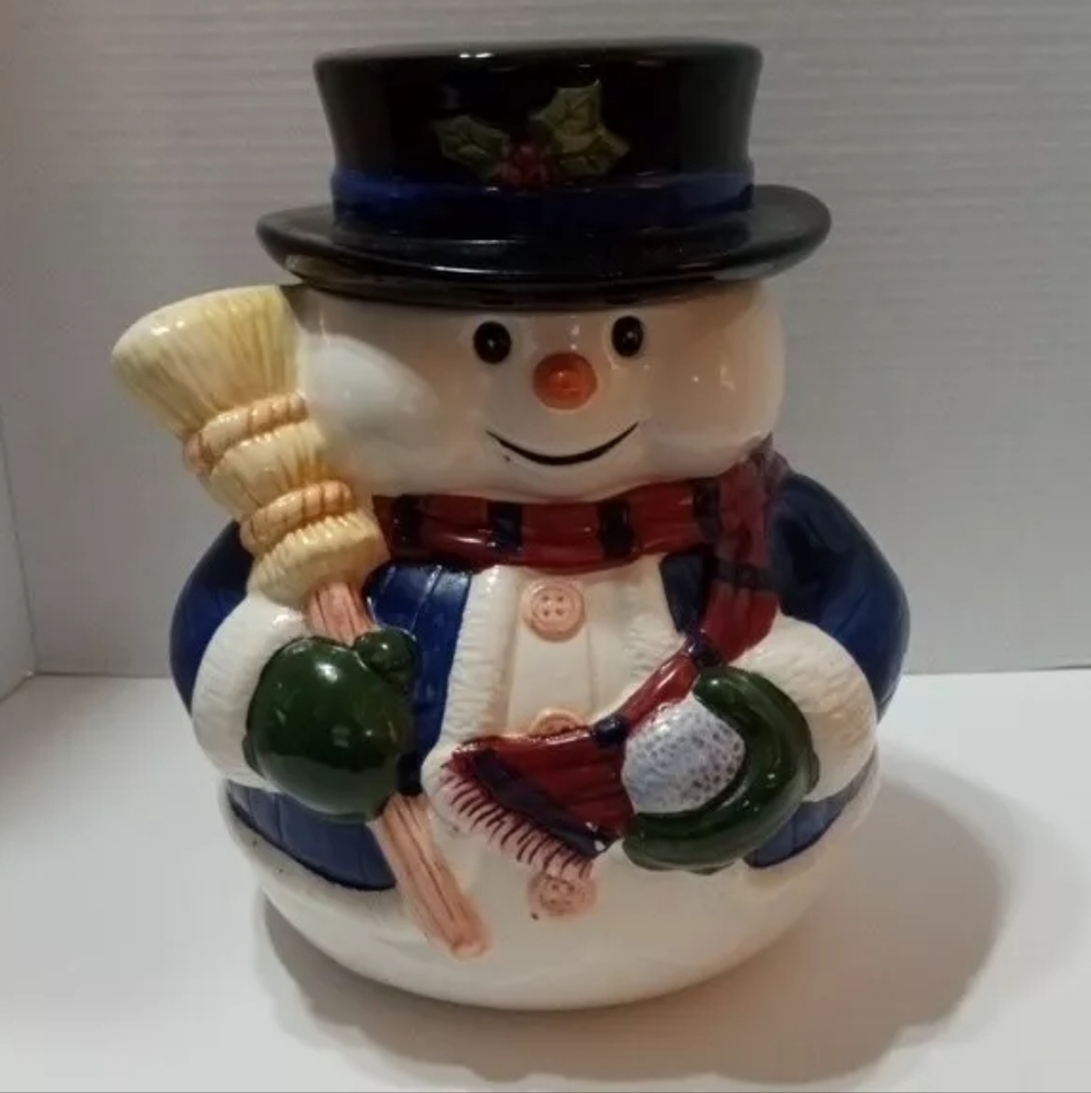 GKAO large snowman cookie jar